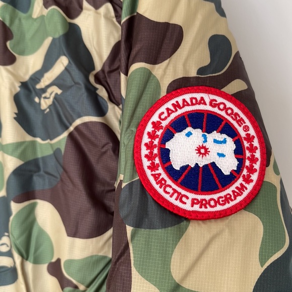BAPE x CANADA GOOSE x CONCEPTS Crofton Shark Hoodie Red/ABC Camo - Picture 10 of 17